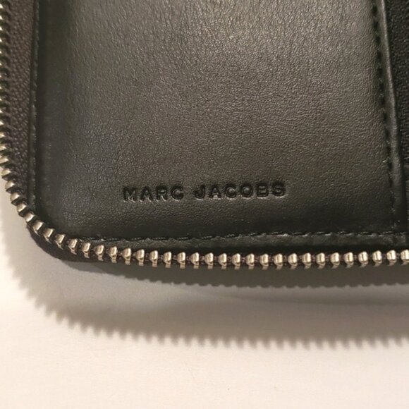 MARC JACOBS NY EMPIRE CITY LEATHER WALLET/WRISTLET ~ DARK GREY - Picture 5 of 12